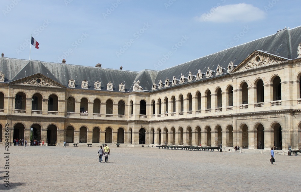 Cour d'Honneur des Invalides à Paris
