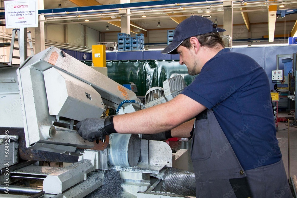 Facharbeiter in der Metallindustrie Facharbeiter in der Metallindustrie