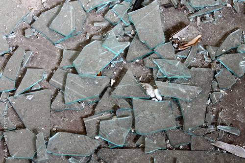 broken glass photo