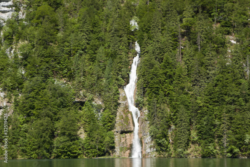 Wasserfall am Königssee. Nationalpark Berchtesgadener Land.