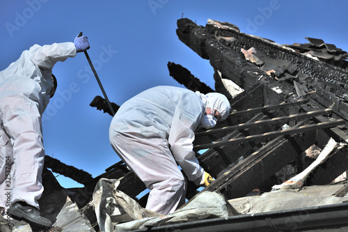 Aufräumarbeiten nach Dachstuhlbrand 3 photo