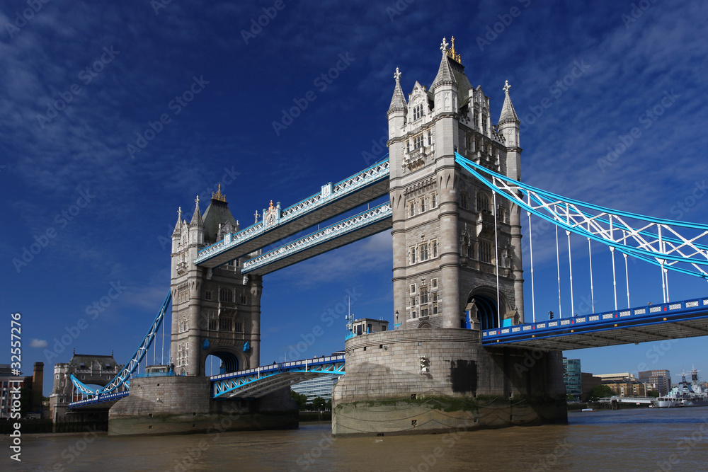 Fototapeta premium Famous Tower Bridge, London, UK