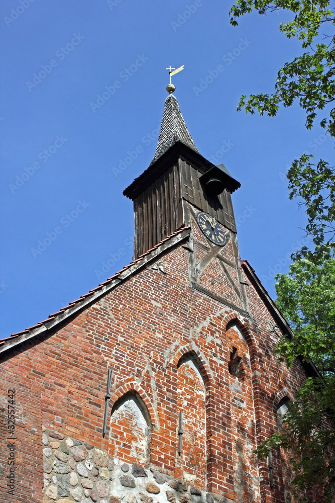 Hamburg: 1000 Jahre alte Kirche Sinstorf