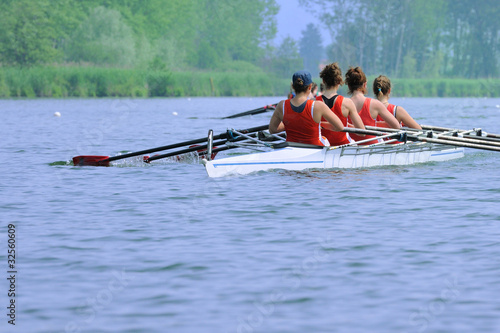 Canoa a quattro femminile