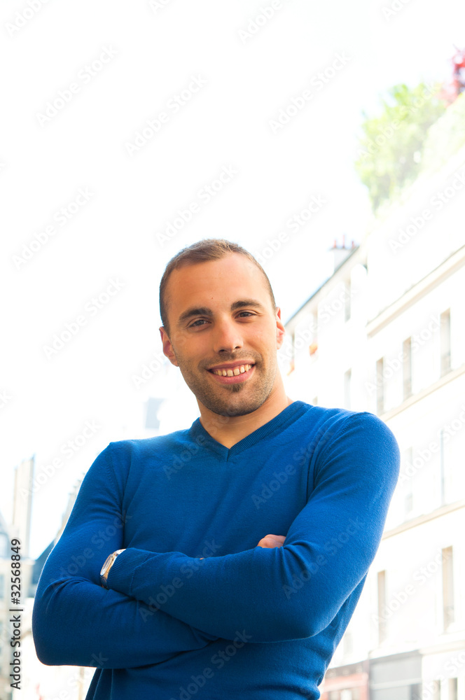 Obraz premium happy outdoor portrait of smiling young men