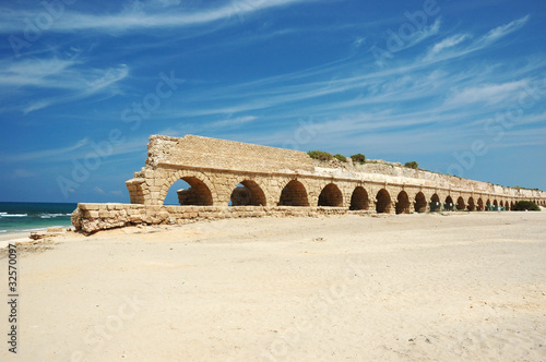 Valokuva Old Caesarea aqueduct bridge,Israel