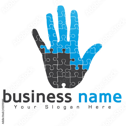 logo main en puzzle