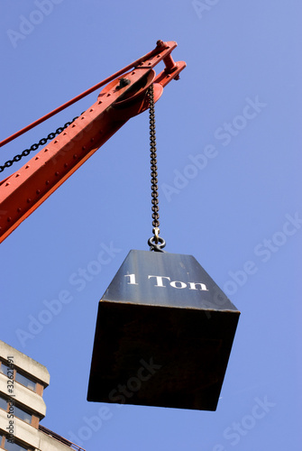 1 ton weight on crane