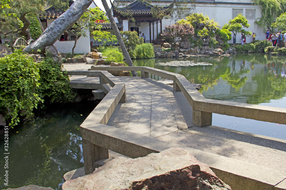 Naklejka premium Calm Asian garden