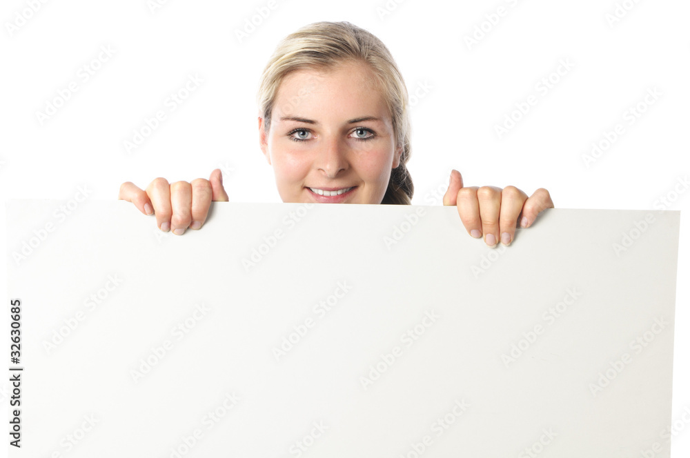 Junge Frau mit leerem Schild in der Hand Junge Frau mit leerem Schild in der Hand