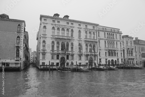 Grand canal- Venise sous le brouaillard - noir et blanc