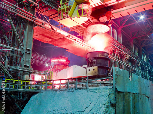Metallurgical plant, industrial production process
