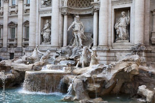 Fontana di Trevi  Roma  Italy