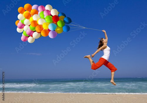 Obraz na płótnie Jumping with balloons w salonie