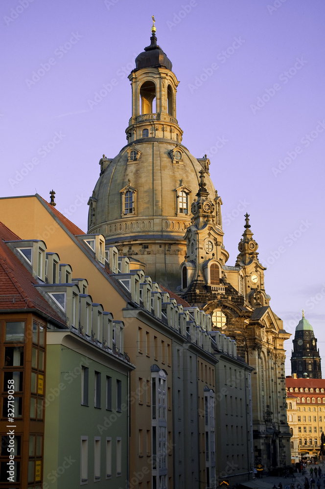 Frauenkirche in Dresden bei Dämmerung