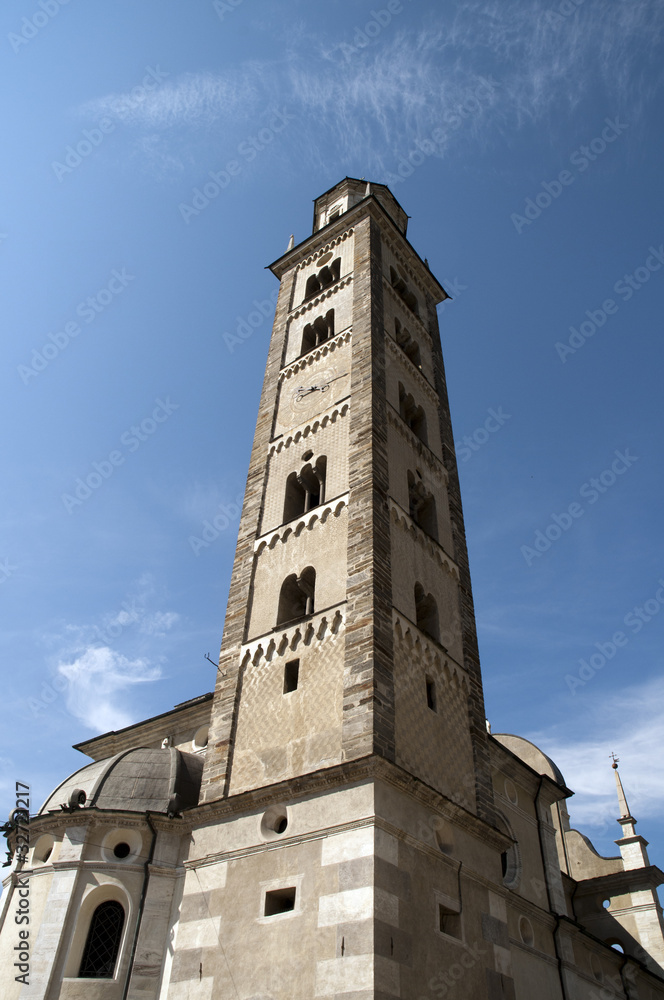Obraz premium Tirano church at Terminus of Bernini Express in Italy