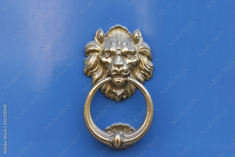 Poignée de porte d'immeuble à Paris Poignée de porte d'immeuble à Paris