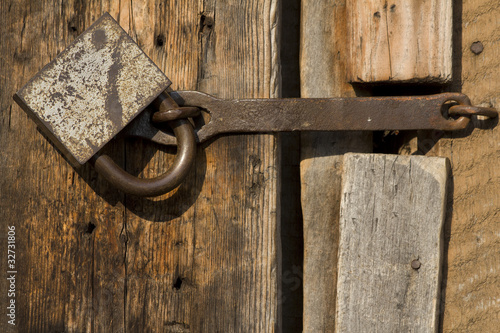 Tool  lock