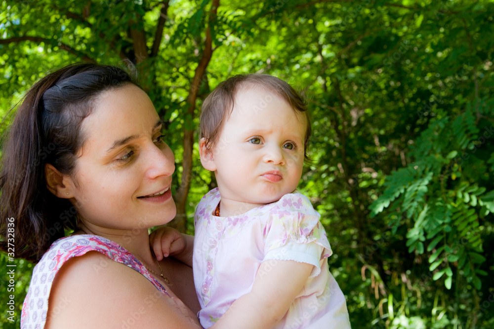 jeune maman et sa fille jeune maman et sa fille