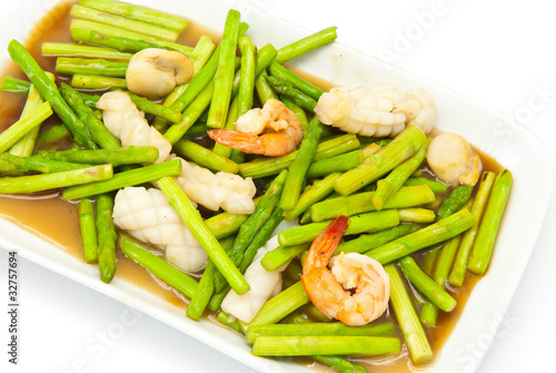 Fried asparagus with shrimp