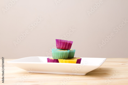 Plate of cupcakes © Yann Poirier