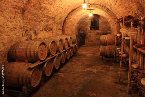 Weinkeller Barrique Holzfässer, Montepulciano, Italien
