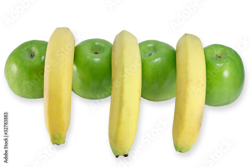 спелые бананы и яблоки на белом фоне