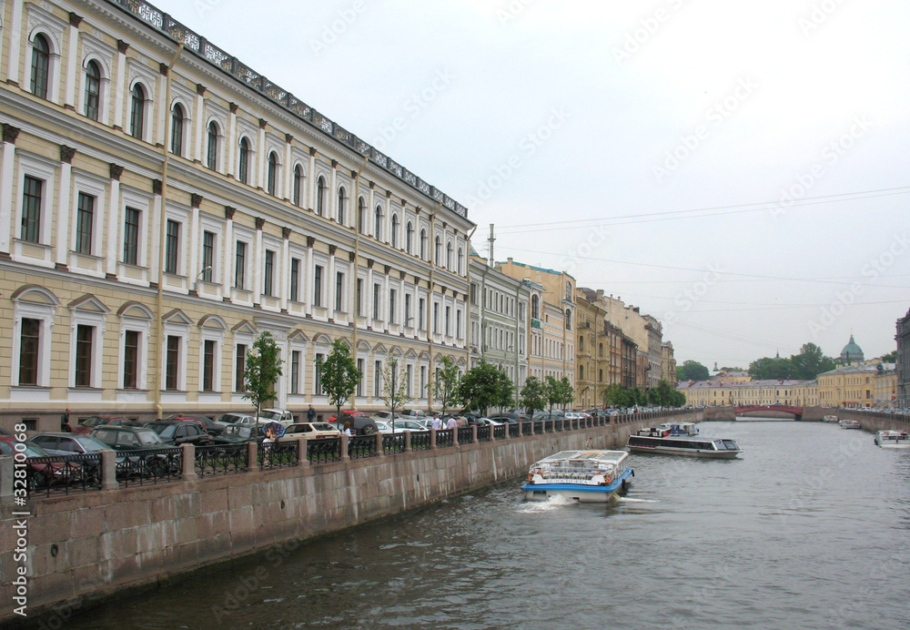 Naklejka premium City street and building. St.Peterburg