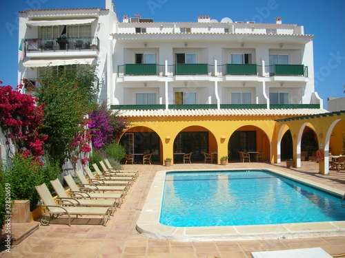 piscina di un hostal 