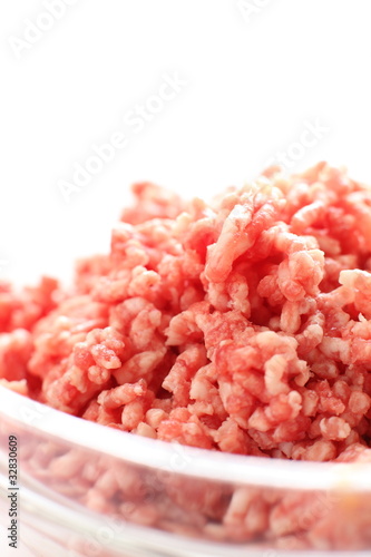 Obraz na płótnie Close up beef mince on white background