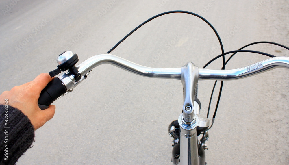 Naklejka premium guidon ,détail de vélo de ville