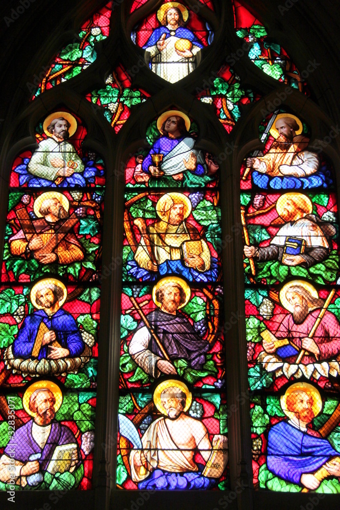 Apôtres, vitrail de l'église Saint-Germain-l'Auxerrois à Paris