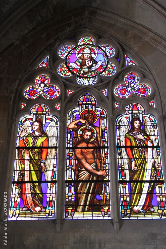 Vitrail de l'église Saint-Germain-l'Auxerrois à Paris