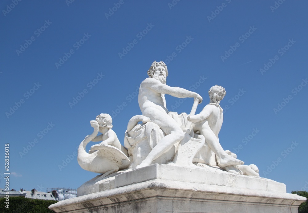 Obraz premium Statue du Jardin des Tuileries à Paris