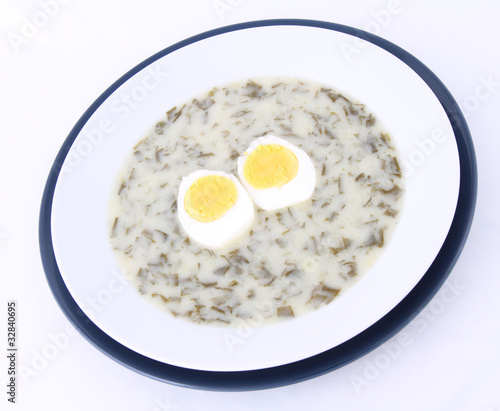 Sorrel soup with an egg