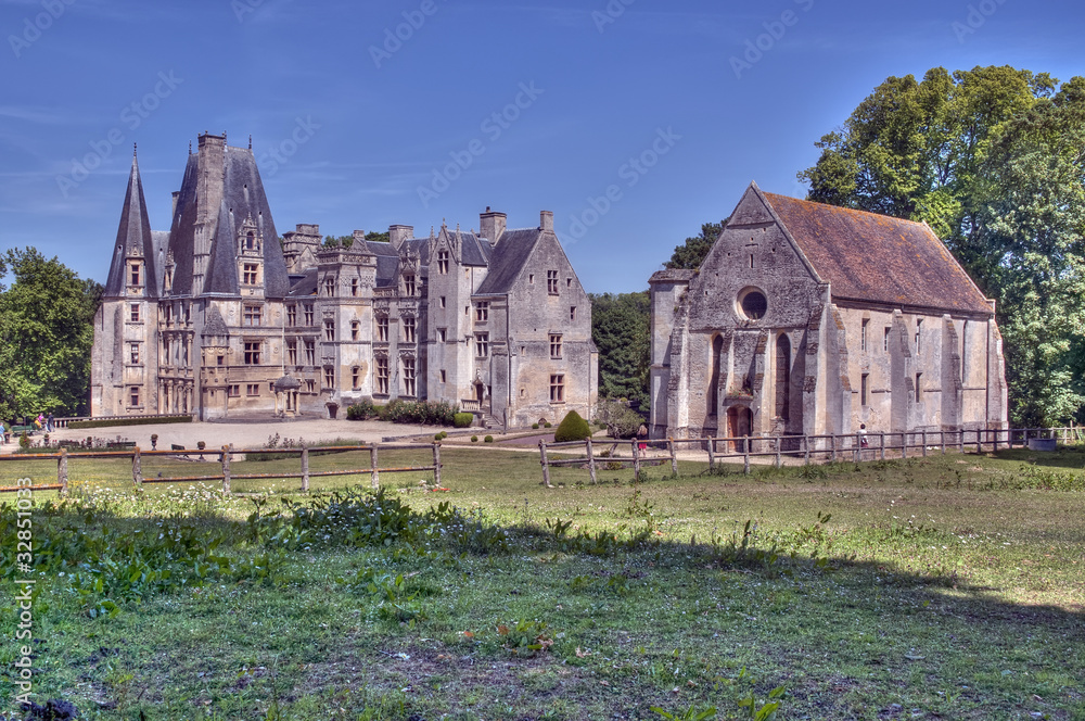Château de Fontaine-Henry et sa chapelle