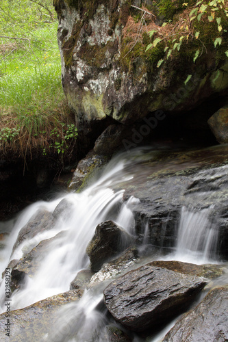 rapide sotto roccia