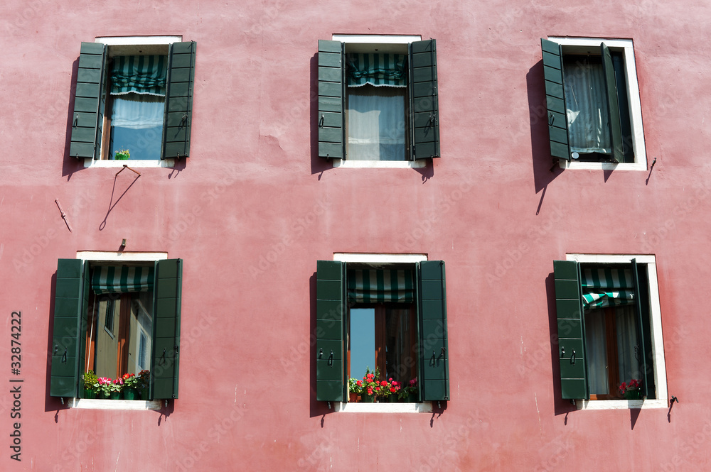 Venezia - Facciata con finestre