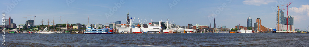 Hafenpanorama Hamburg mit U.S.Coast Guard