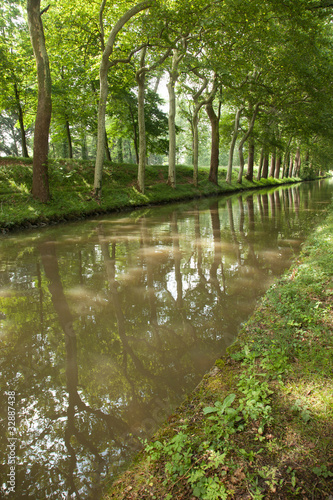 Canal du midi entre Toulouse et Carcassonne © Marc AZEMA