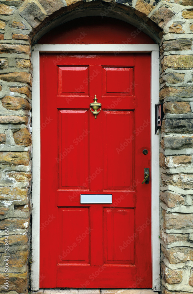 Fototapeta premium czerwone drzwi wejściowe