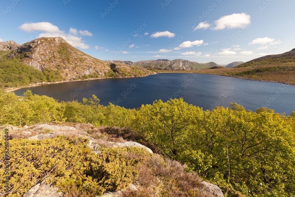 Fototapeta premium norwegian lake