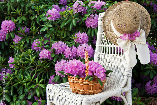 wicker chair photo