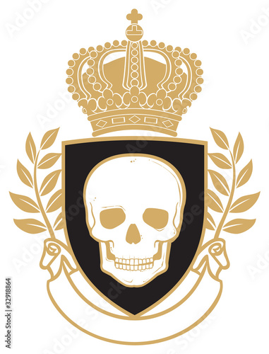 pirate symbol with crown