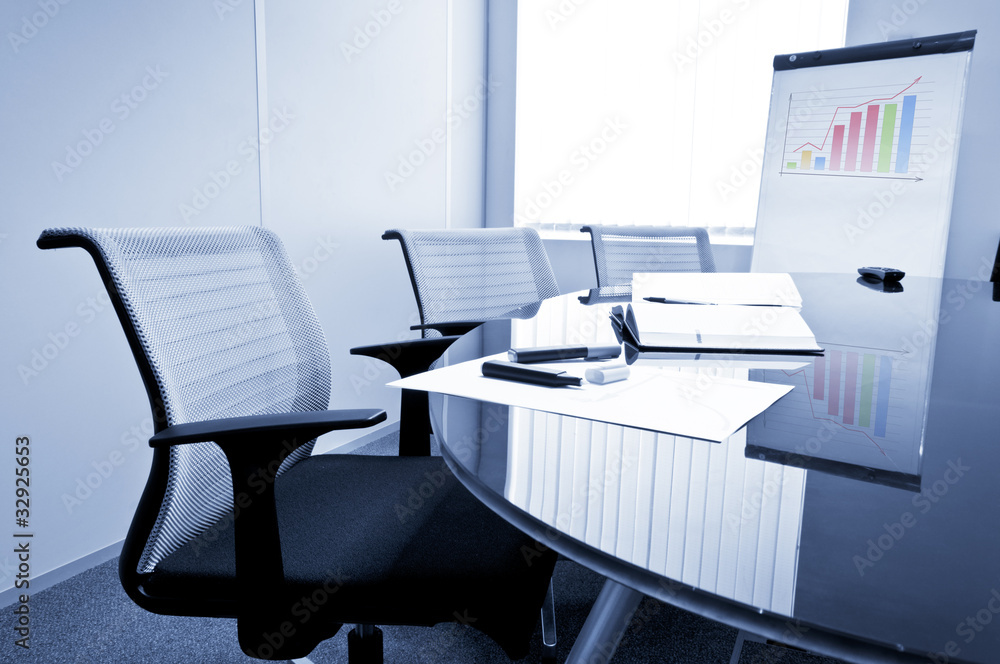 Fototapeta premium Small meeting room with flip chart