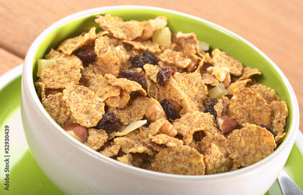Wholewheat cereal with dried fruit, raisin, walnut, almond Wholewheat cereal with dried fruit, raisin, walnut, almond