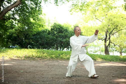 chinese do taichi outside