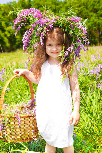 Preschool with headwreath photo