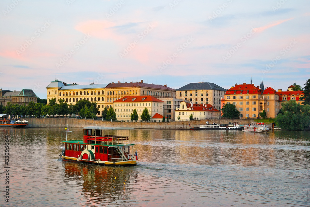 Obraz premium Prague at sunset