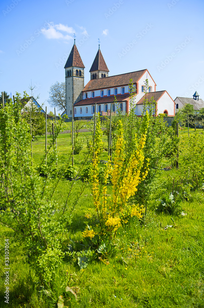 Insel Reichenau mit Kirche St. Peter und Paul